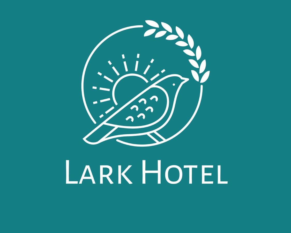 דאר א-סאלאם Lark Hotel מראה חיצוני תמונה
