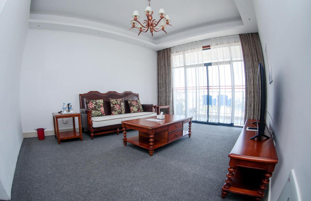 דאר א-סאלאם Lark Hotel מראה חיצוני תמונה