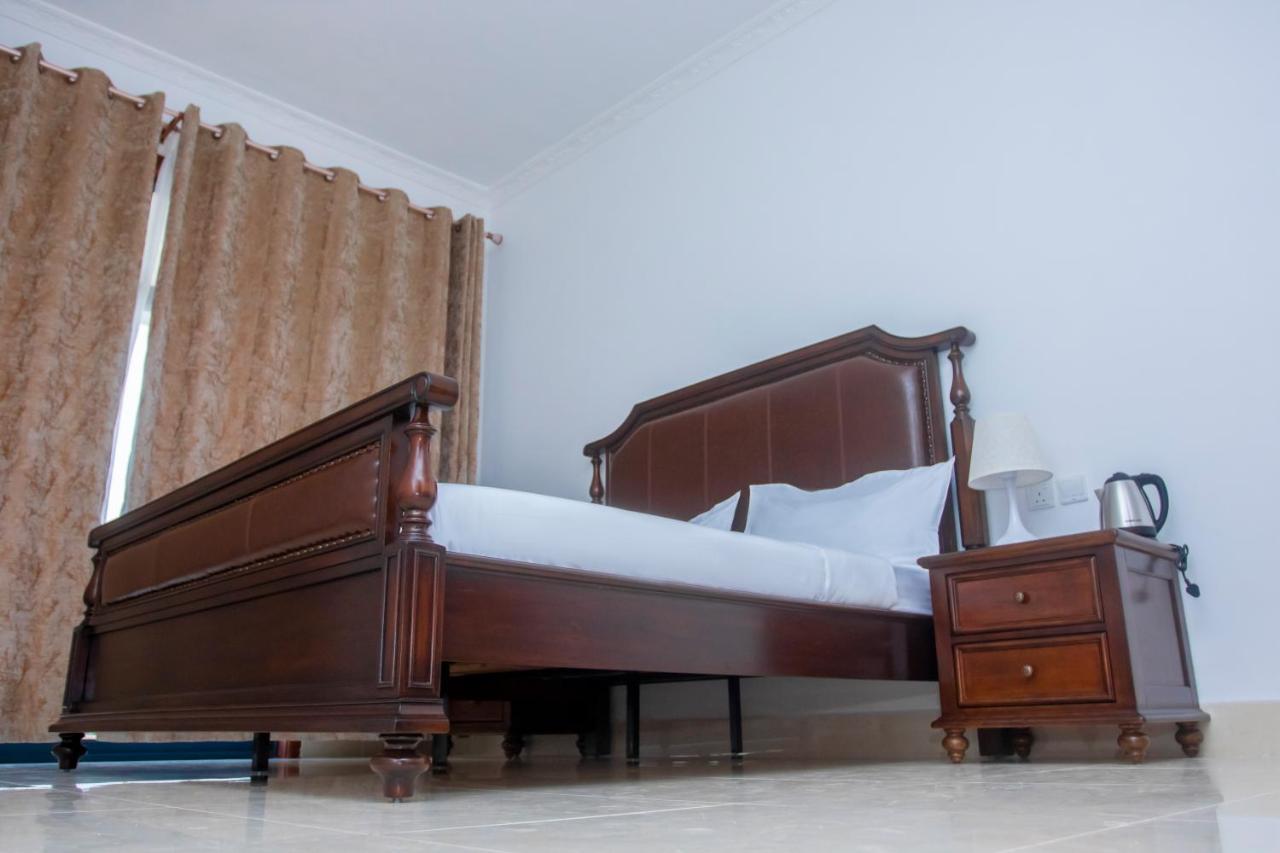 דאר א-סאלאם Lark Hotel מראה חיצוני תמונה